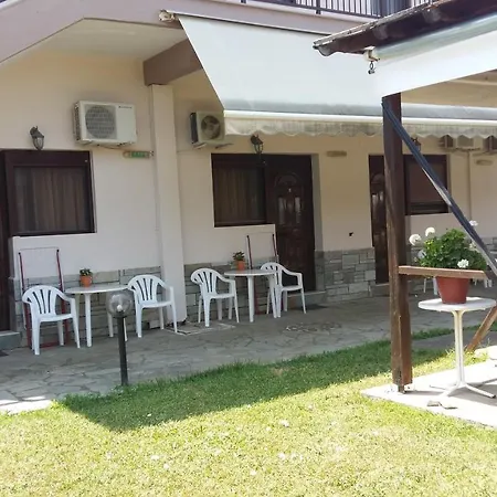 Ξενοδοχείο με διαμερίσματα House Petridis 3*